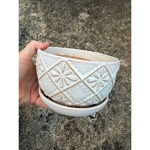 Allen + Roth Ceramic Planter White Tan Embossed Floral Round Pot with Saucer